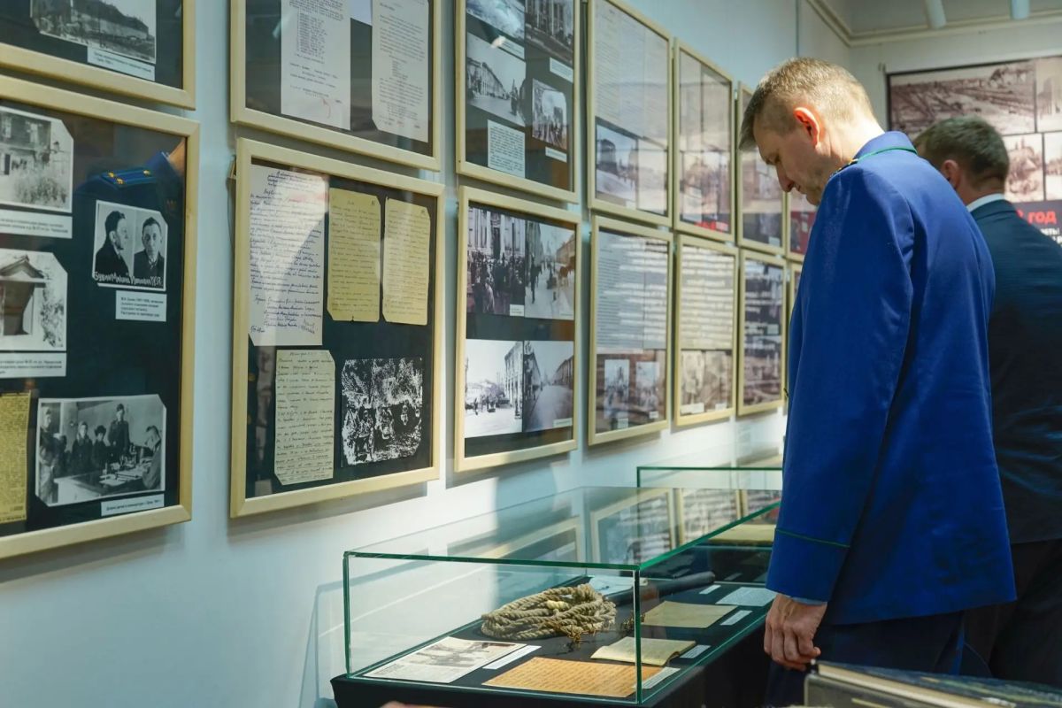 Члены Общественной палаты Орловской области Дмитрий Моисеев и Николай Красиков приняли участие в организации п проведении выставки под названием «Оккупация Члены Общественной палаты Орловской области Дмитрий Моисеев и Николай Красиков приняли участие в организации п проведении выставки под названием «Оккупация