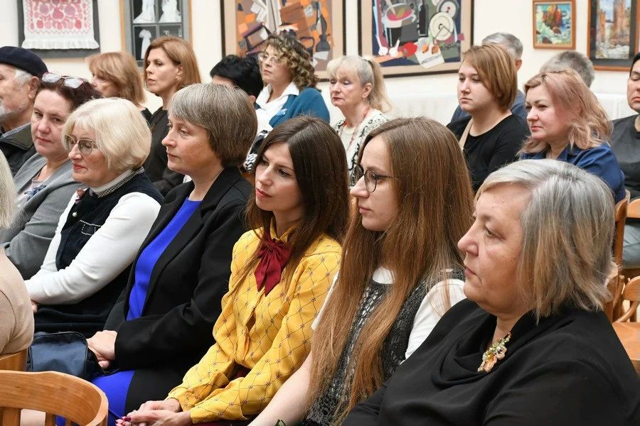В Орловской детской художественной школе № 1 отметили День учителя В Орловской детской художественной школе № 1 отметили День учителя