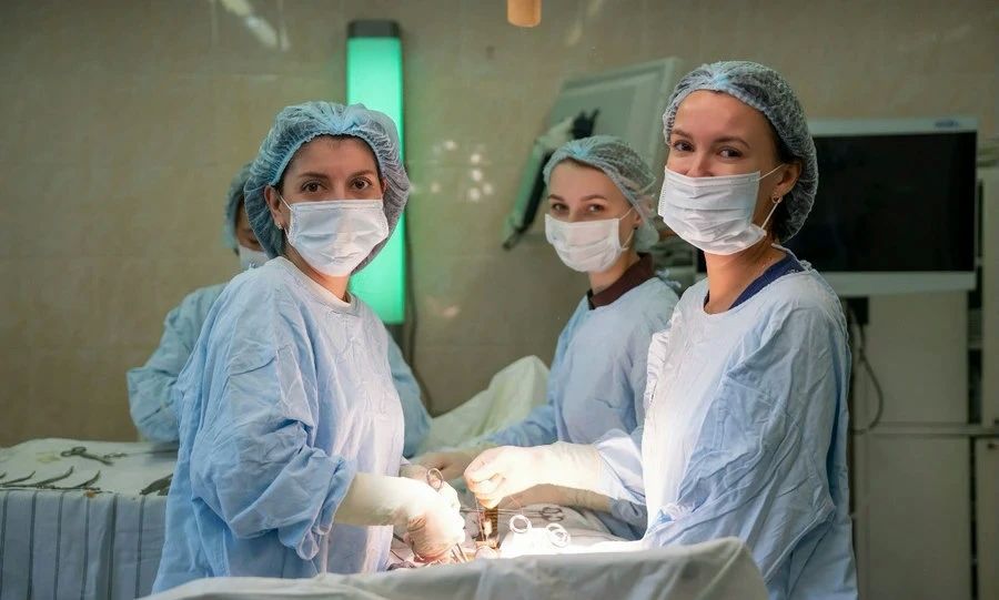 Орловские врачи удалили у пациентки опухоль весом 10 кг
