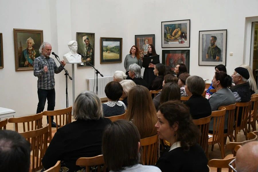 В Орловской детской художественной школе № 1 отметили День учителя В Орловской детской художественной школе № 1 отметили День учителя