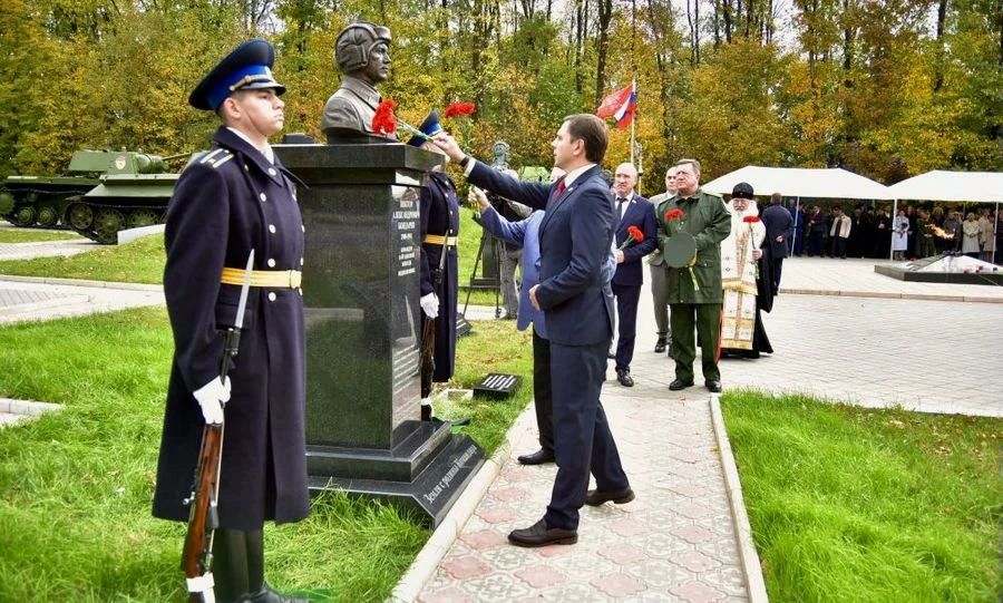 На Орловщине увековечили память подполковника Виктора Бондарева