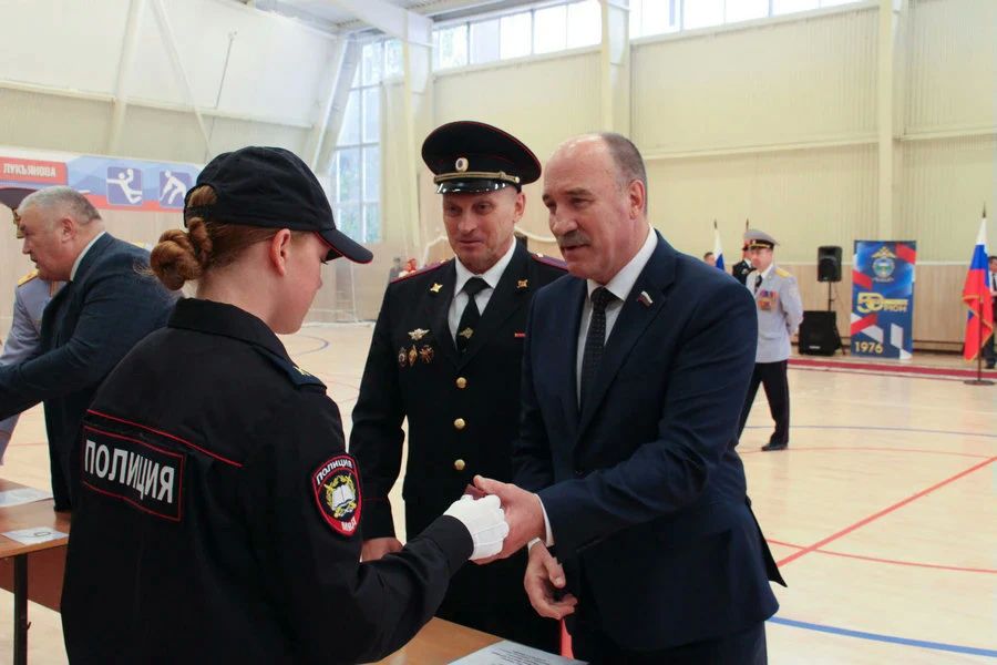 Первокурсники Орловского юридического института приняли присягу Первокурсники Орловского юридического института приняли присягу
