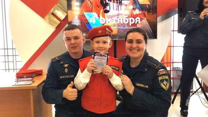 Слова клятвы кадет-спасателей прозвучали в орловском военно-историческом музее Слова клятвы кадет-спасателей прозвучали в орловском военно-историческом музее