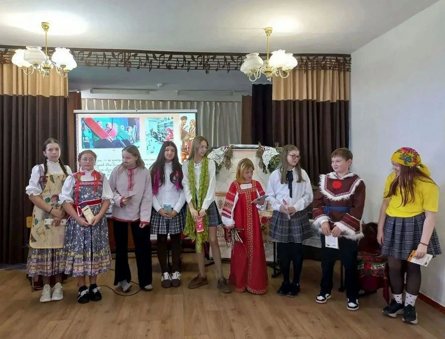 Ливенские школьники перевоплотились в артистов Ливенские школьники перевоплотились в артистов