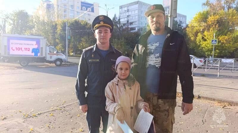 В Орле сотрудники МЧС России напоминают жителям правила безопасности с помощью комплекса информирования В Орле сотрудники МЧС России напоминают жителям правила безопасности с помощью комплекса информирования