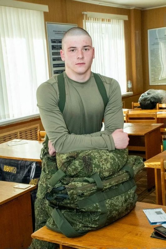 Первые 20 орловских призывников отправились на службу в рамках осеннего призыва Первые 20 орловских призывников отправились на службу в рамках осеннего призыва