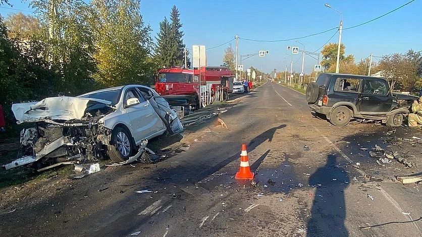 В деревне Росстани Ливенского района столкнулись две иномарки