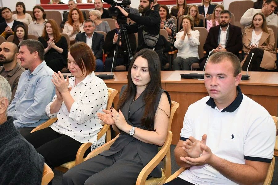 Знаете ли вы, что в нашем регионе с 2018 года отремонтировано 1700 километров дорог и это равно расстоянию от Орла до Берлина? Знаете ли вы, что в нашем регионе с 2018 года отремонтировано 1700 километров дорог и это равно расстоянию от Орла до Берлина?