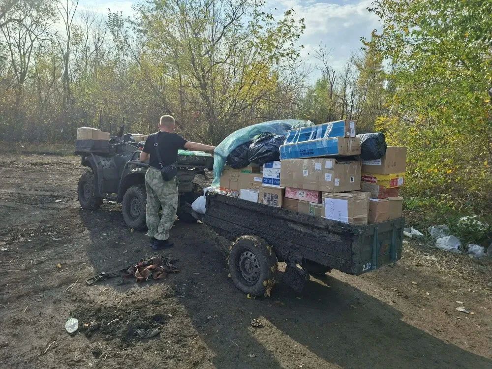 Глава Покровского района доставил гуманитарный груз в зону СВО Глава Покровского района доставил гуманитарный груз в зону СВО