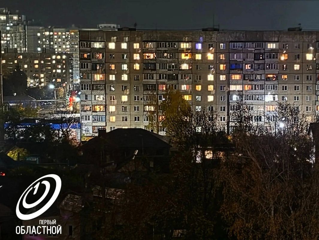 Посмотрите наверх! Этой ночью на небе можно увидеть падающую звезду! Посмотрите наверх! Этой ночью на небе можно увидеть падающую звезду!