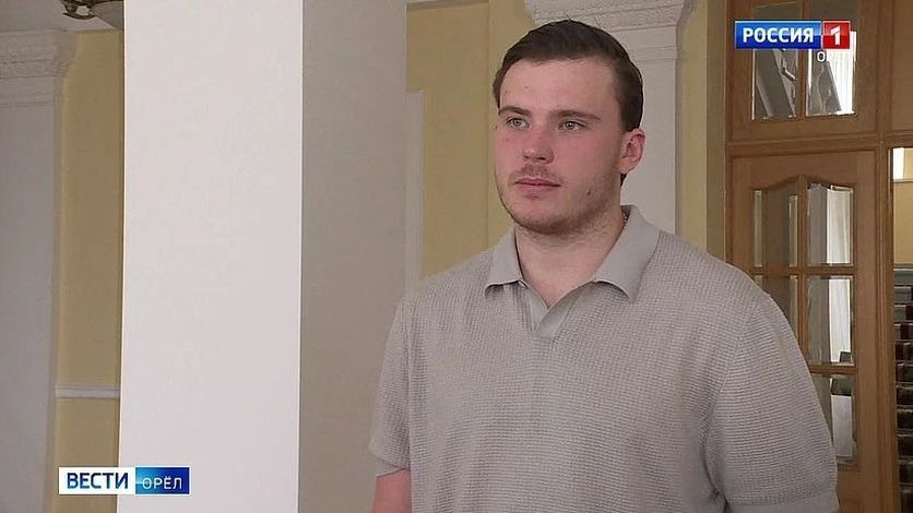Орловский хоккеист Александр Никишин остался в "Каролине"