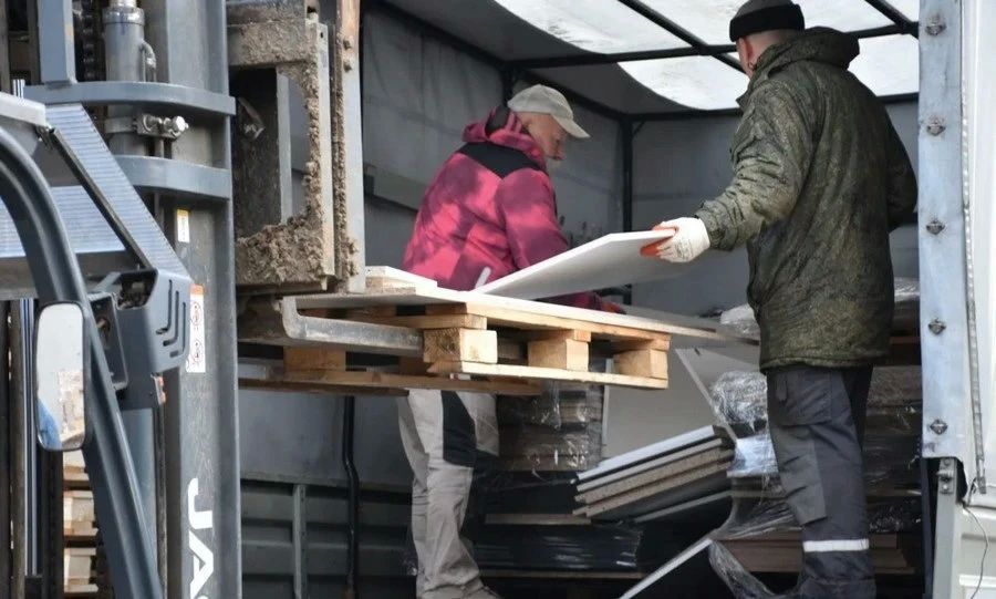 Орловский облсовет и Народный фронт отправили 20 тонн стройматериалов защитникам Отечества Орловский облсовет и Народный фронт отправили 20 тонн стройматериалов защитникам Отечества