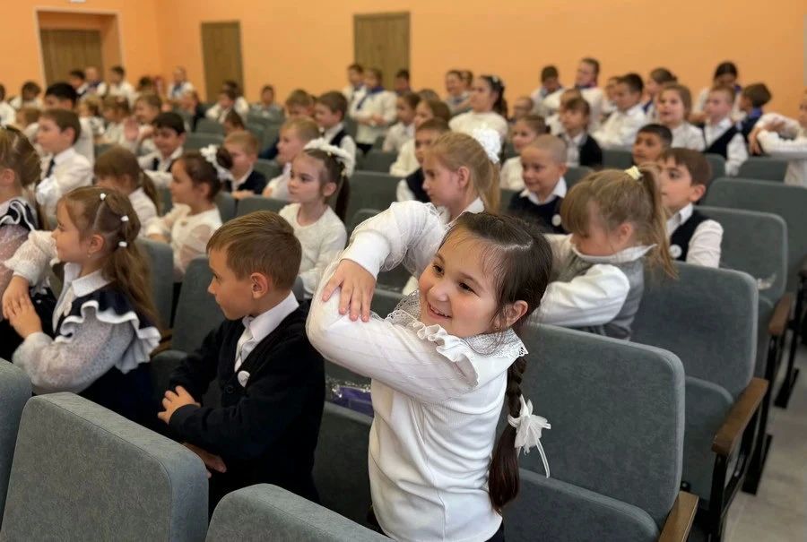 Юные хотынчане стали частью большой семьи «Орлят России» Юные хотынчане стали частью большой семьи «Орлят России»