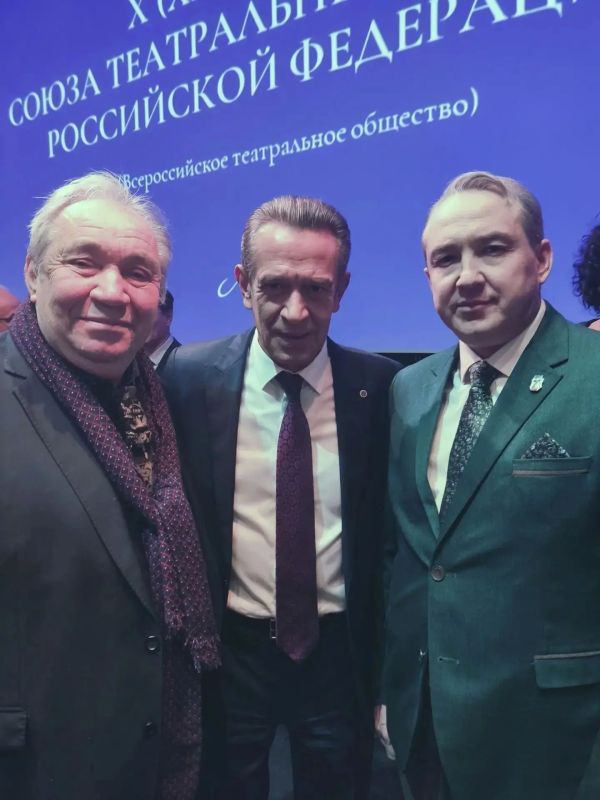 Член Общественной палаты Орловской области, председатель Орловского регионального отделения Российского театрального общества (РТО), директор Орловского муниципального драматического театра "Русский стиль" им. М.М. Бахтина... Член Общественной палаты Орловской области, председатель Орловского регионального отделения Российского театрального общества (РТО), директор Орловского муниципального драматического театра "Русский стиль" им. М.М. Бахтина...