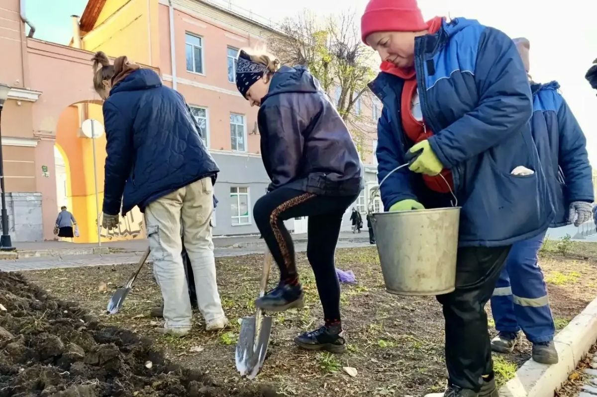 «Спецавтобаза» продолжает украшать Орёл к весне «Спецавтобаза» продолжает украшать Орёл к весне
