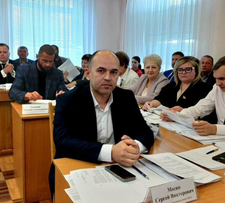 В городском совете Орла представили трех новых депутатов В городском совете Орла представили трех новых депутатов